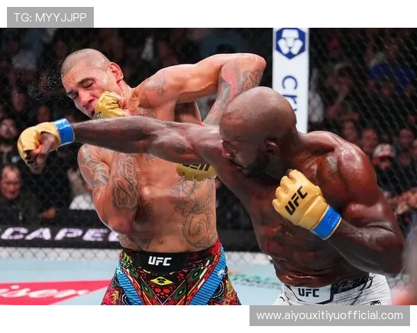 佩雷拉首回合TKO复仇成功，成UFC史上首位三夺冠军腰带选手